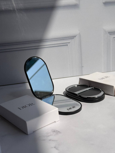 آینه دیور Dior Makeup Mirrors